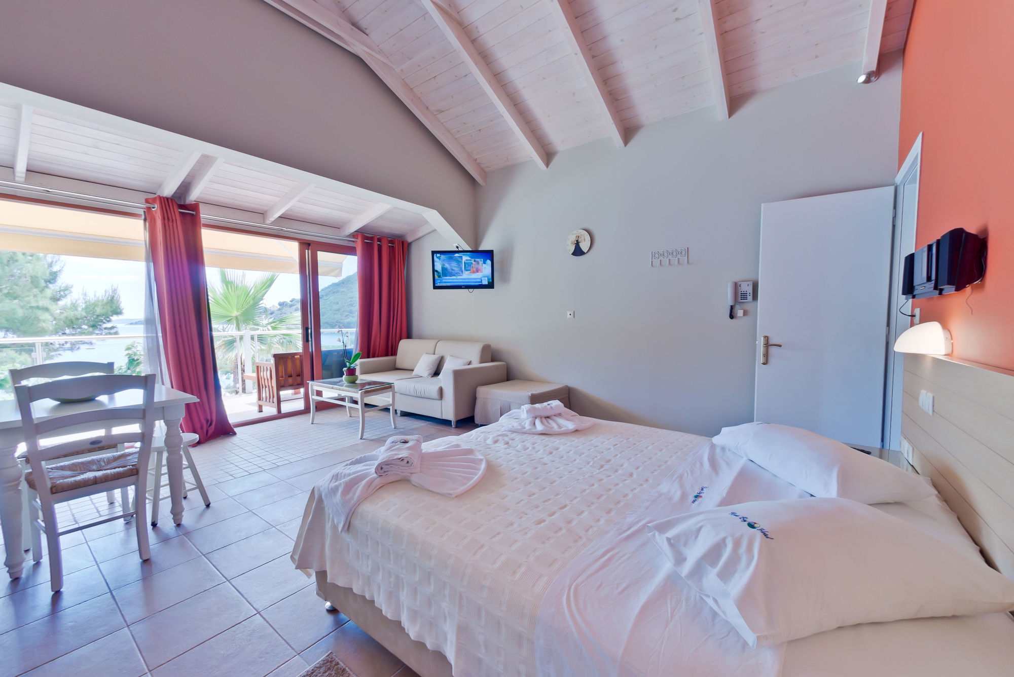 Rouda Bay Beach Hotel Mikros Gialos Exterior photo