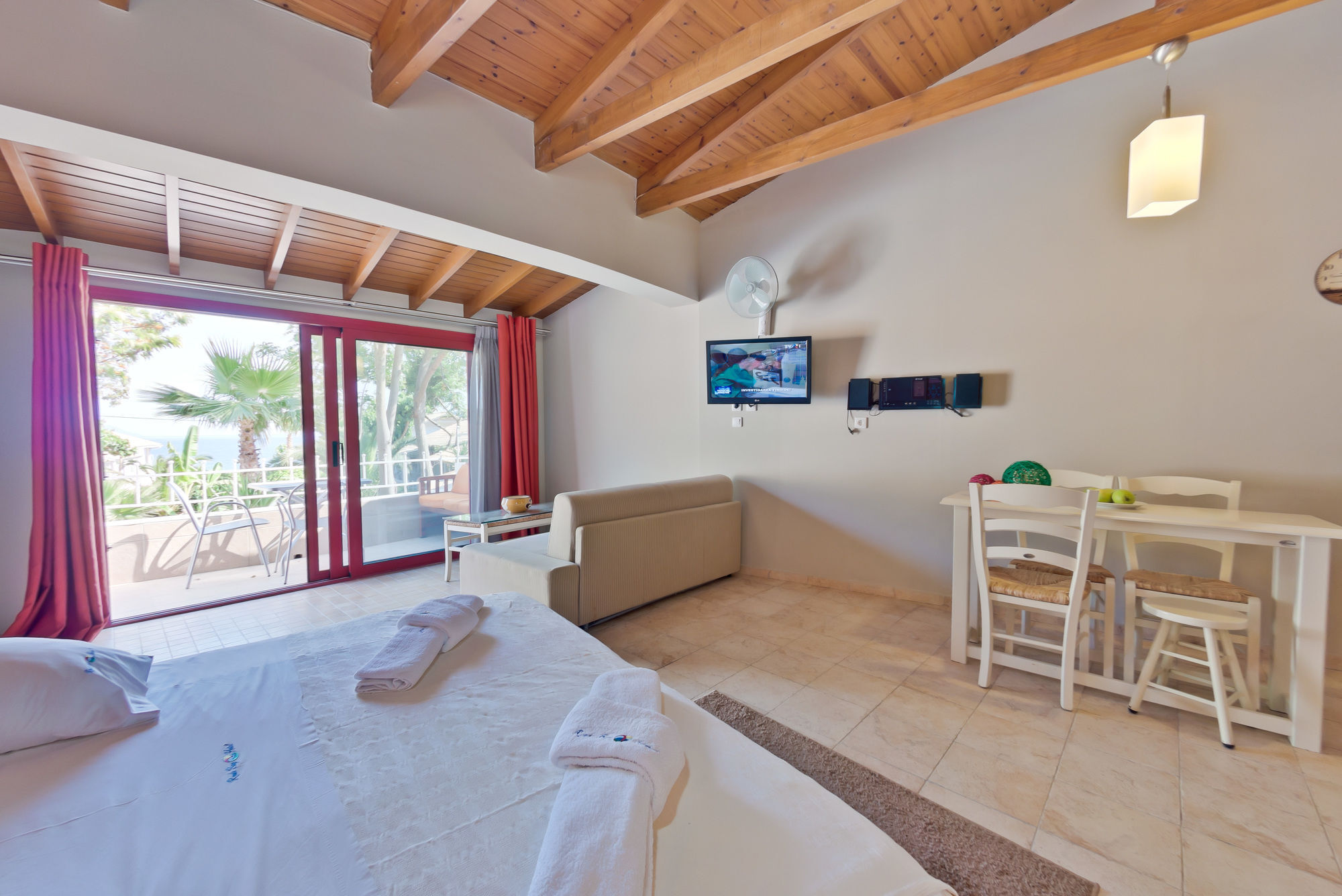 Rouda Bay Beach Hotel Mikros Gialos Exterior photo